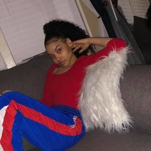 Meet your Posher, Paris